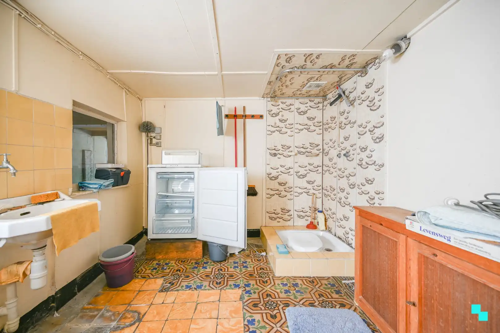 Te renoveren woonst met garage foto 15