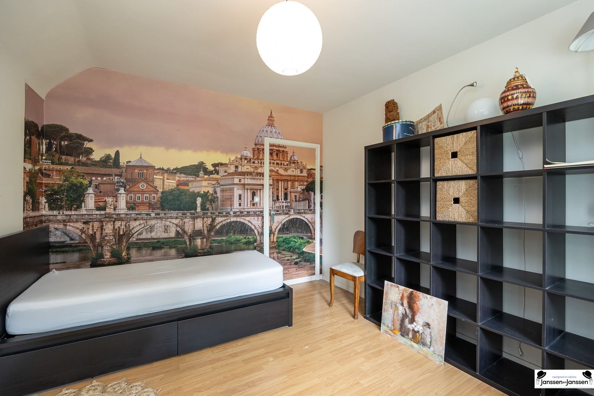 Klassieke, charmante vrijstaande villa, rustig gelegen in het geliefde Vriesdonk op ca. 1266m² foto 18
