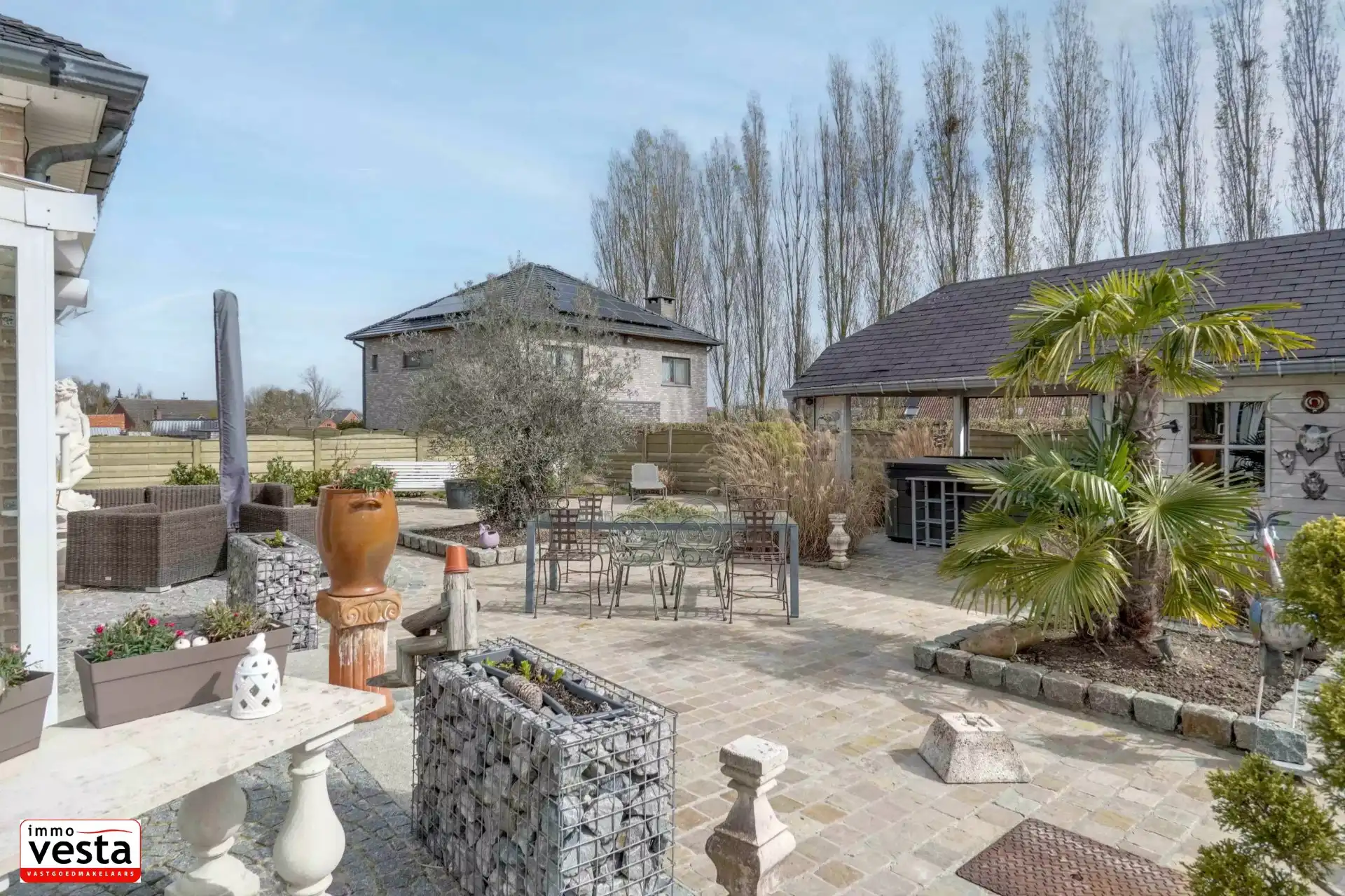 Ruime villa op een goede locatie foto 27