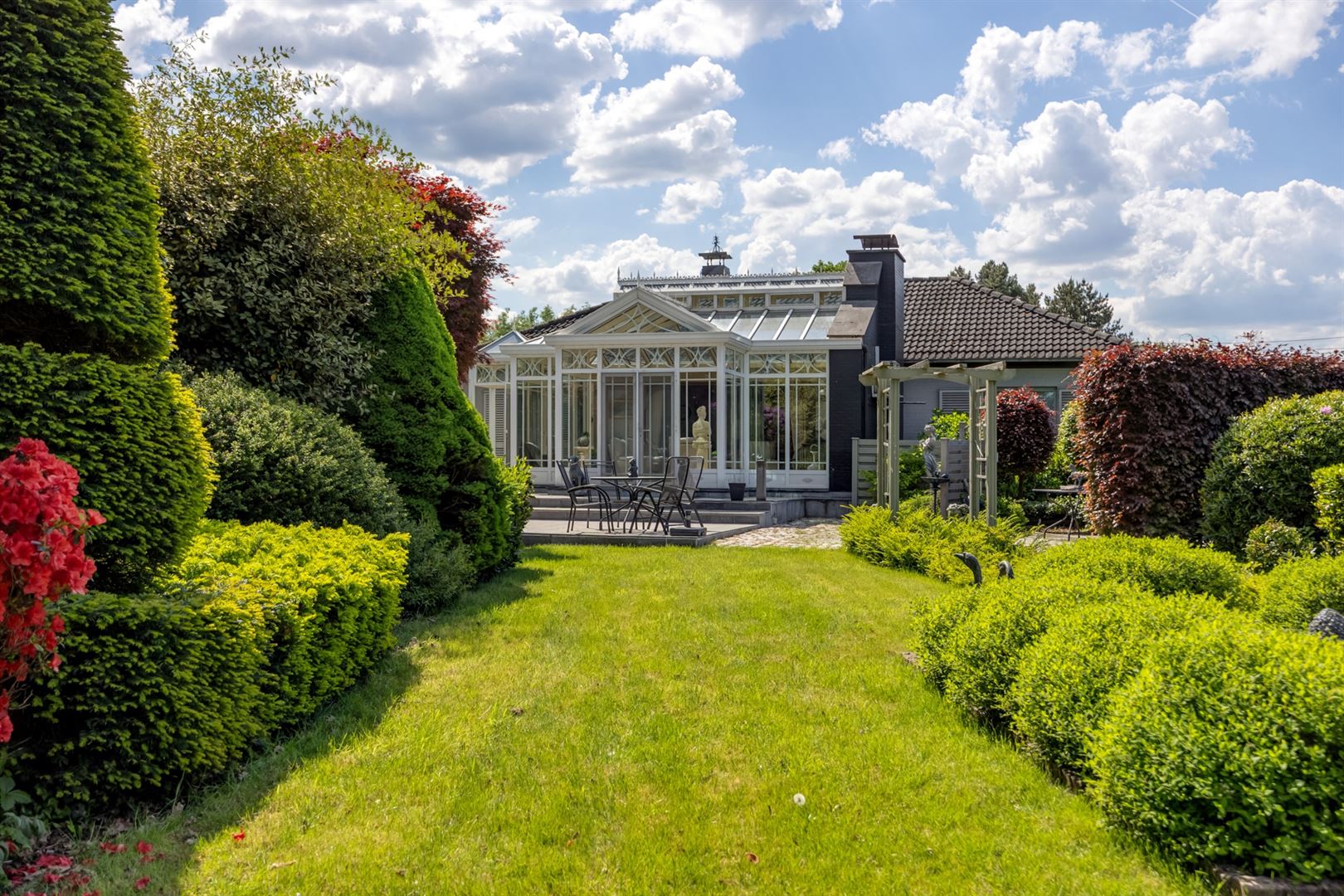 Laagbouw, OB, met prachtige tuin! foto 17