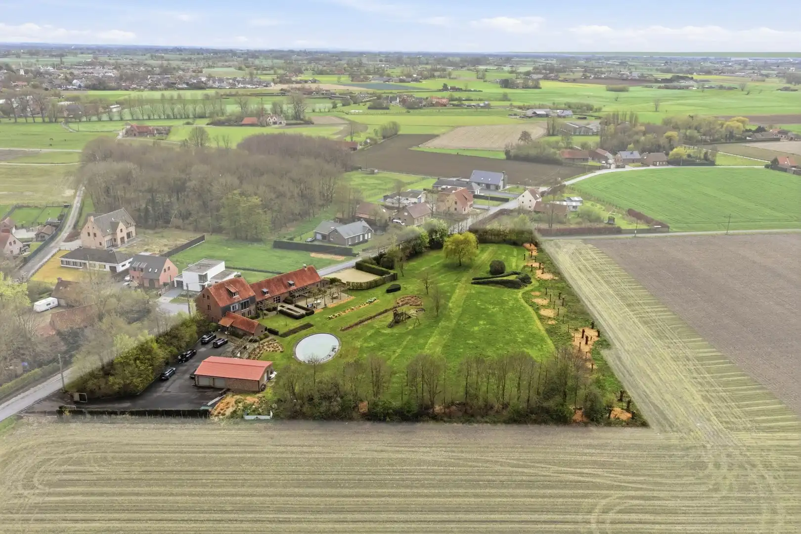 Ruime villa op een prachtig perceel van 11.110m² in groene omgeving! foto 55