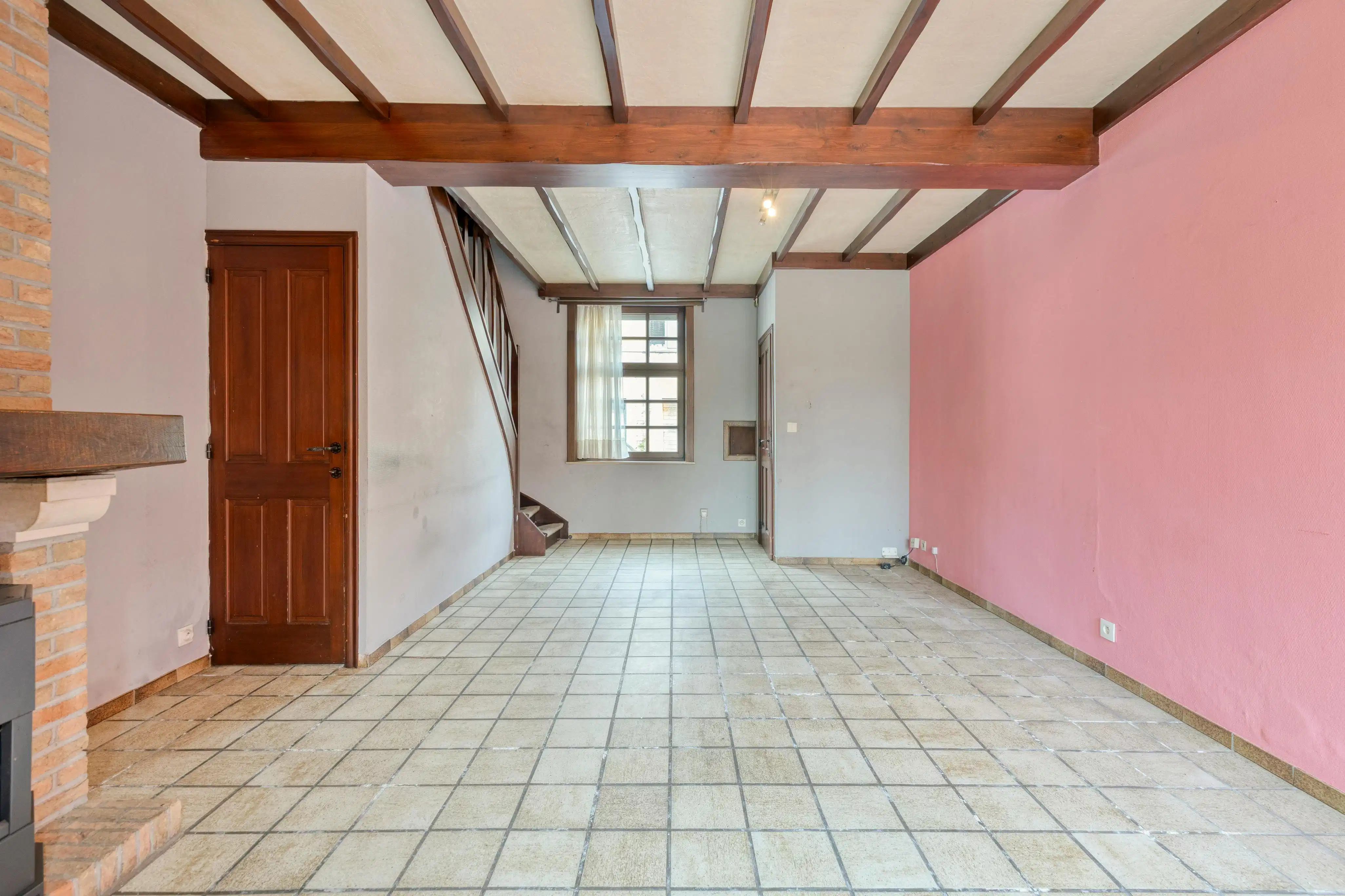 Woning met 3 slaapkamers en zuidgerichte tuin te koop. foto 3