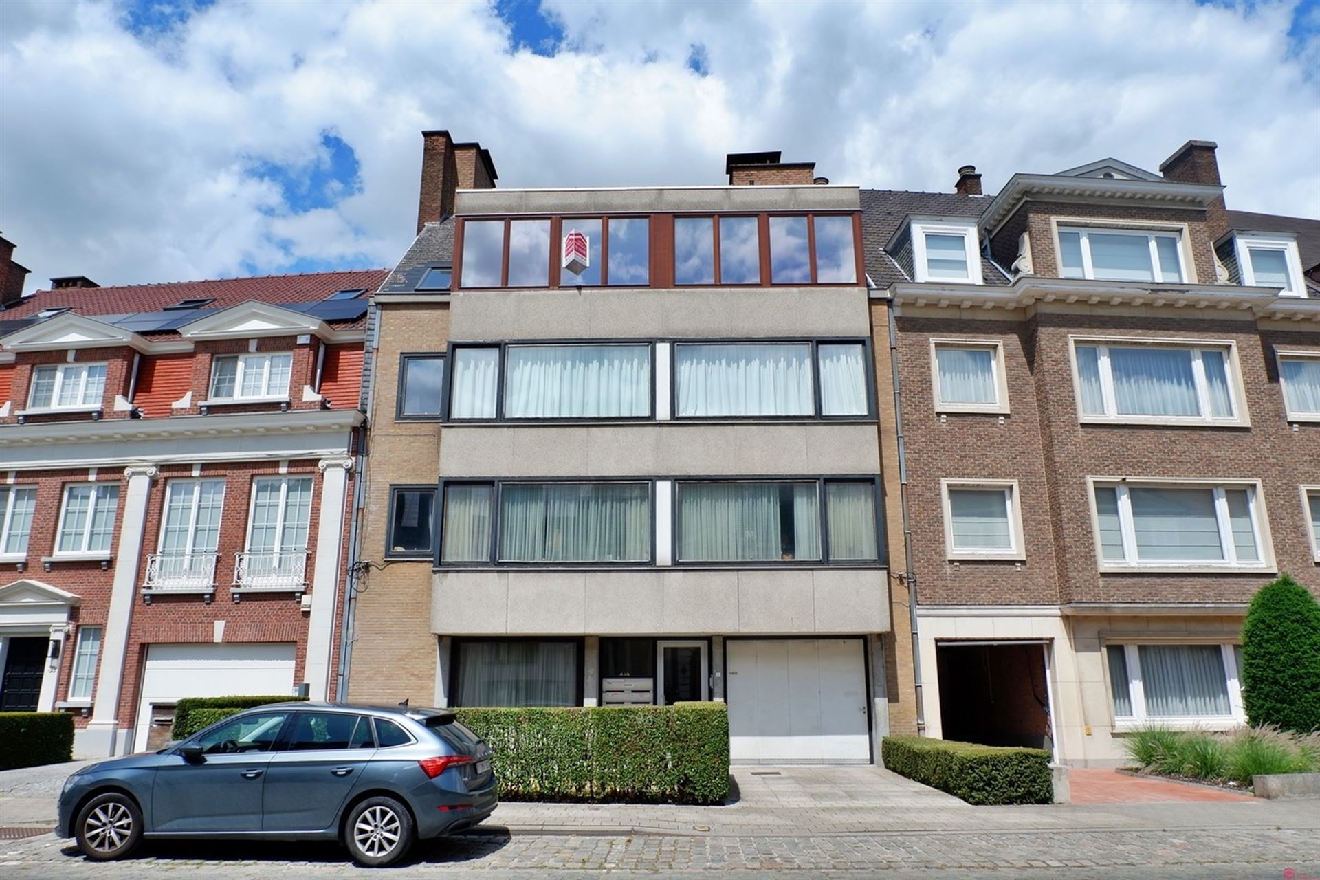 Groot, recent vernieuwd appartement foto {{pictureIndex}}