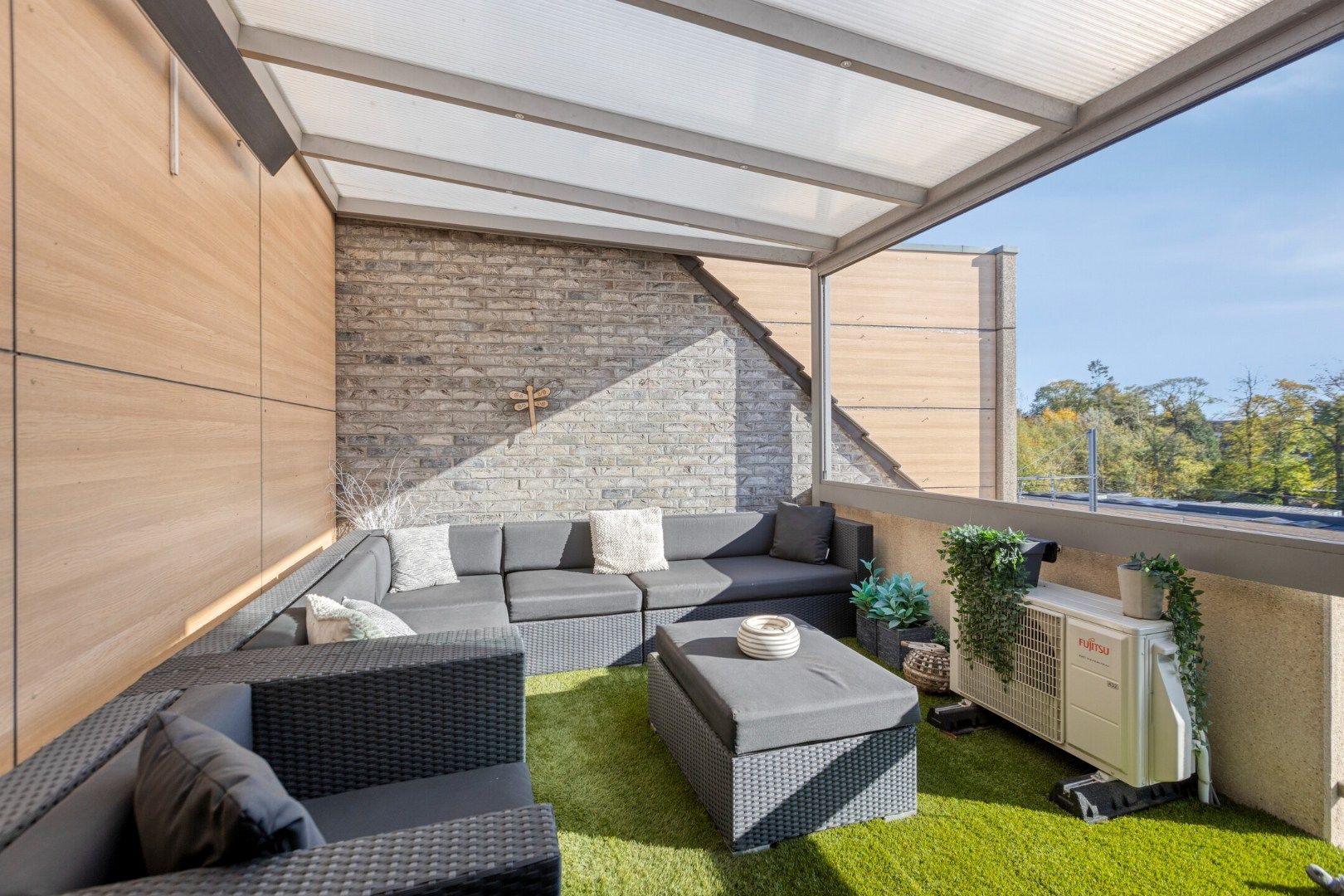 Ruim ingedeeld appartement met zonterrassen in het centrum. foto 9