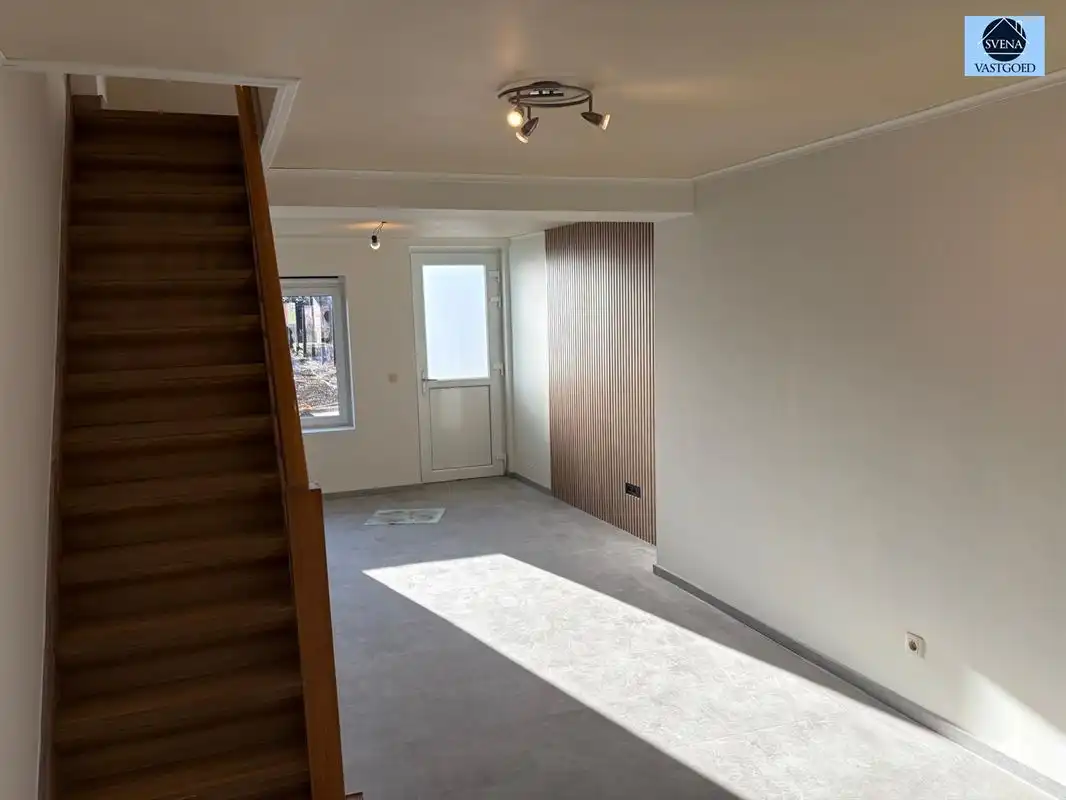 ZEER LEUKE, LICHTRIJKE WONING NABIJ CENTRUM EN WINKELS foto 7