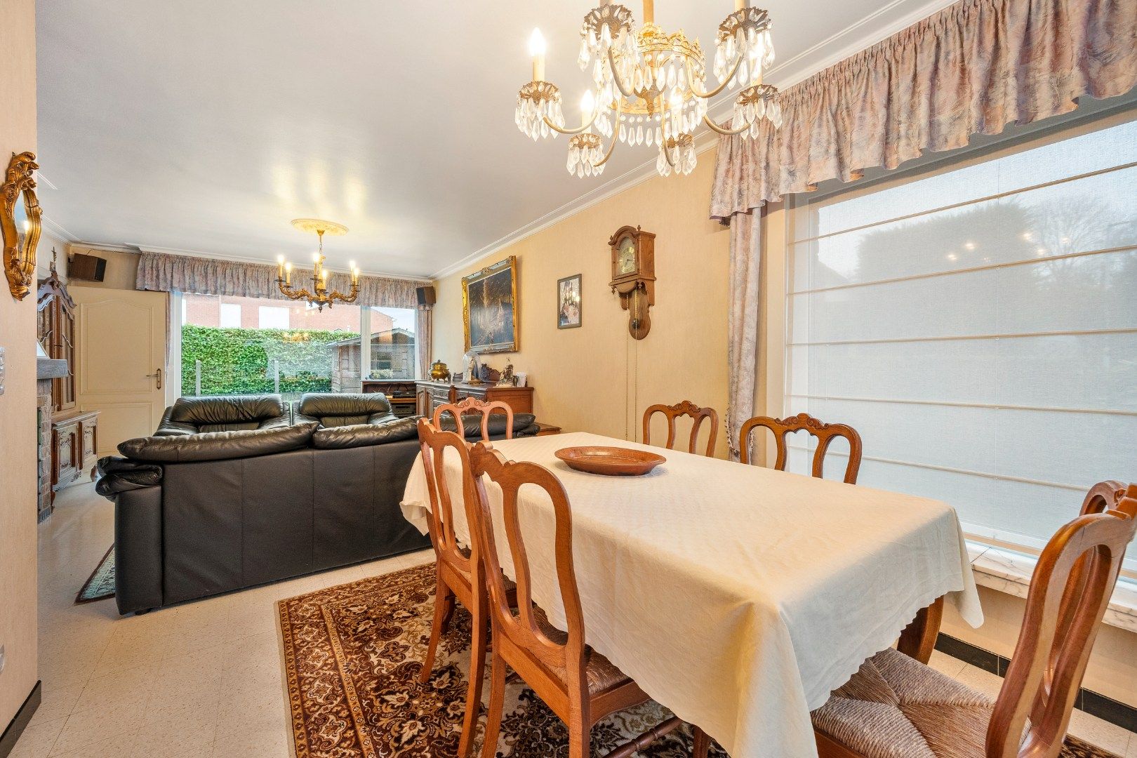 Halfopen woning met 4 slaapkamers, garage met oprit en zuidgerichte tuin in Dadizele-centrum foto 5