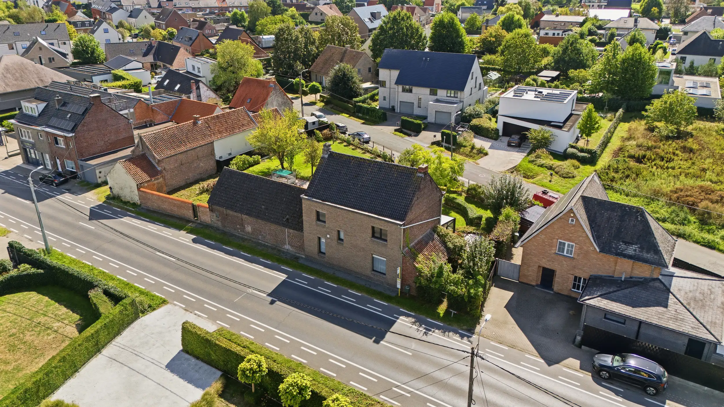 Te renoveren woning met tal van mogelijkheden foto 4