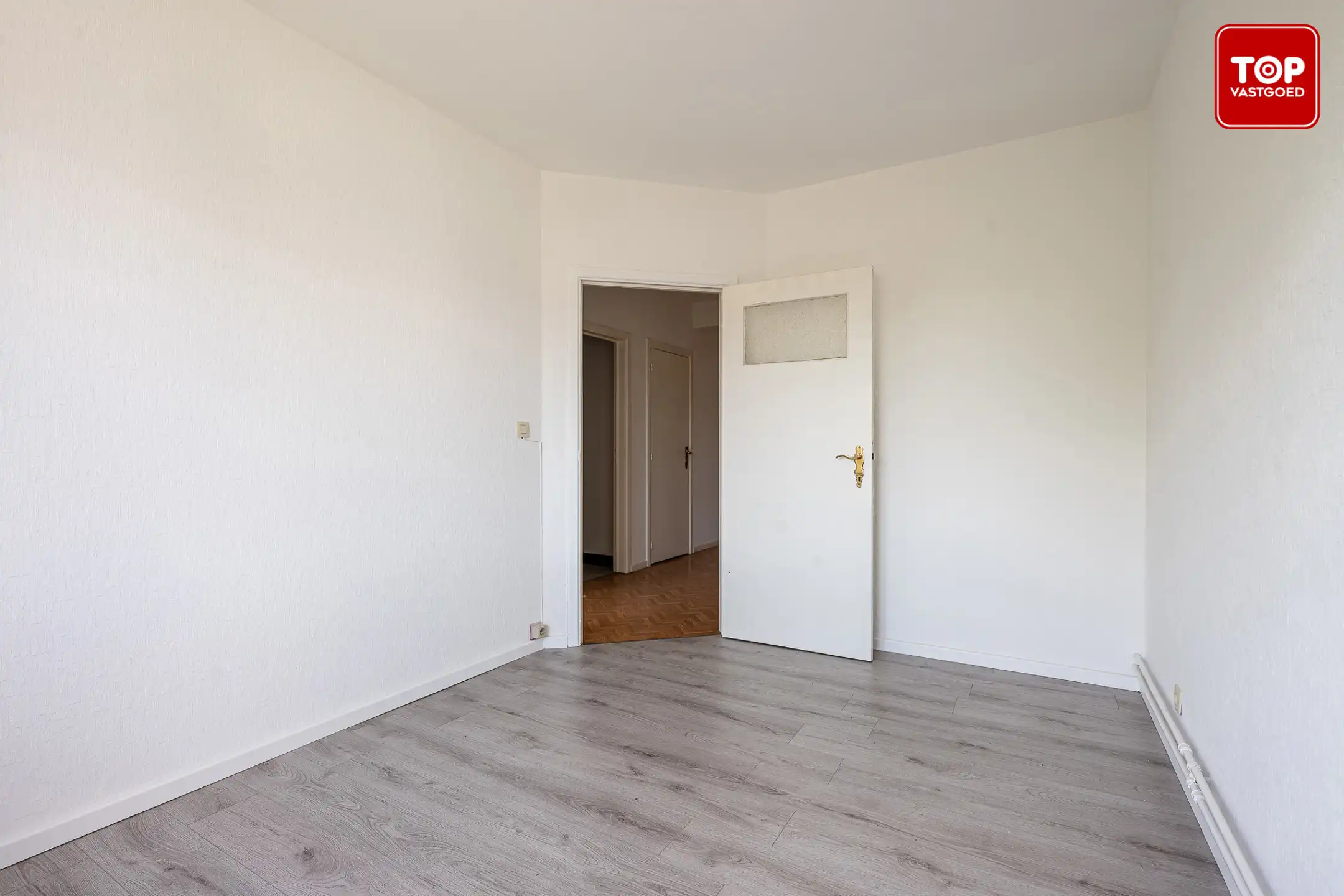 Ruim appartement met garage en zonnige tuin nabij Gent foto 12