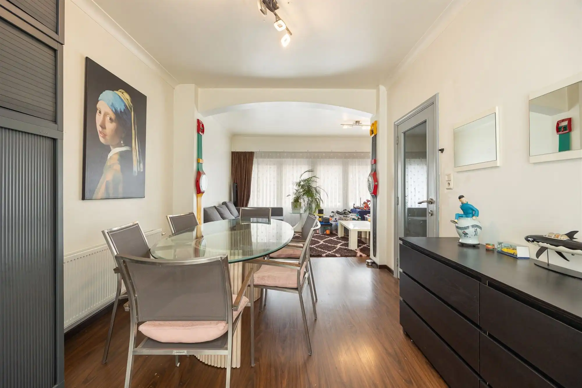 Ruime woning met drie slaapkamers en terras foto 9