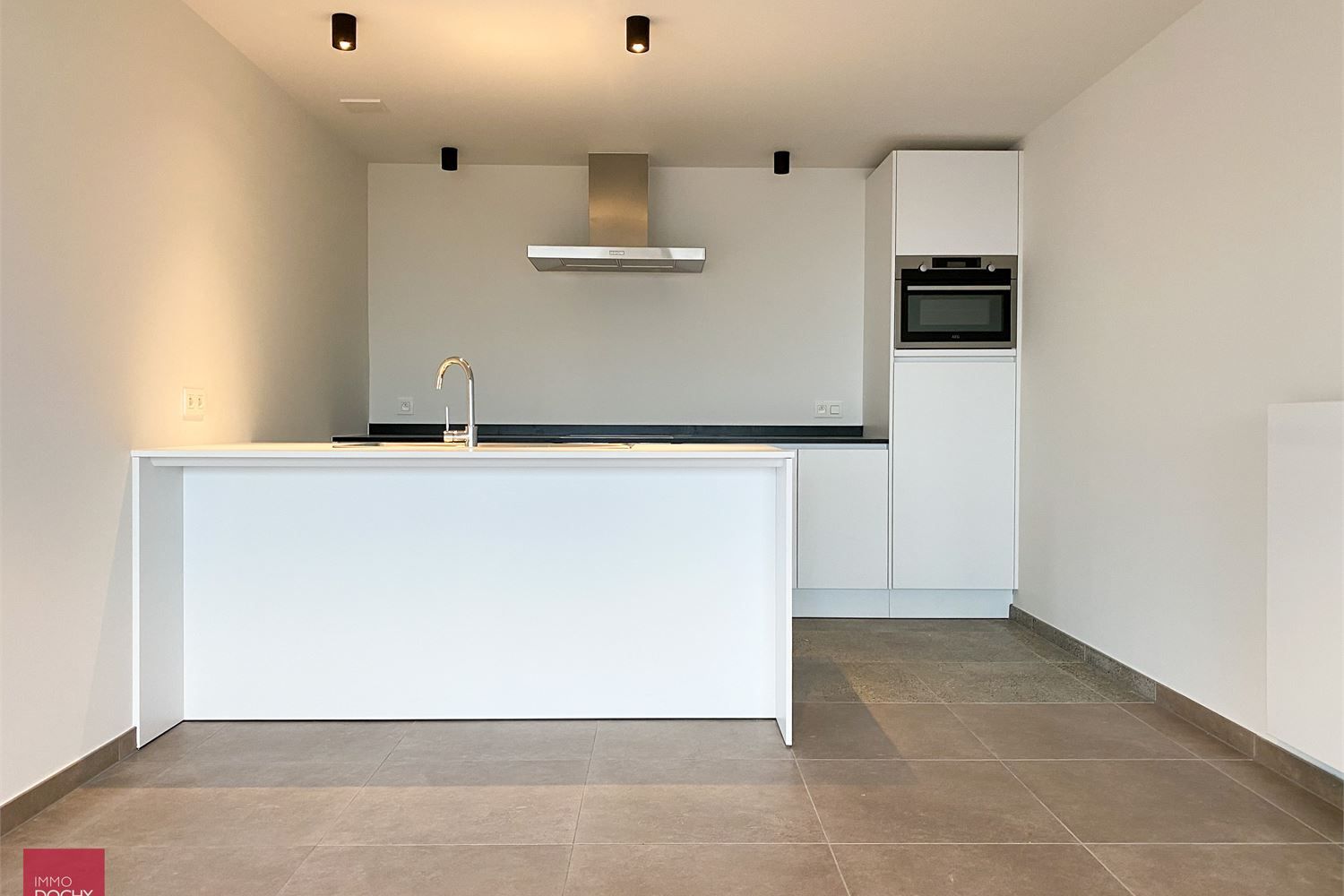 Recent appartement met riant terras nabij Markt Waregem | Stormestraat foto 2