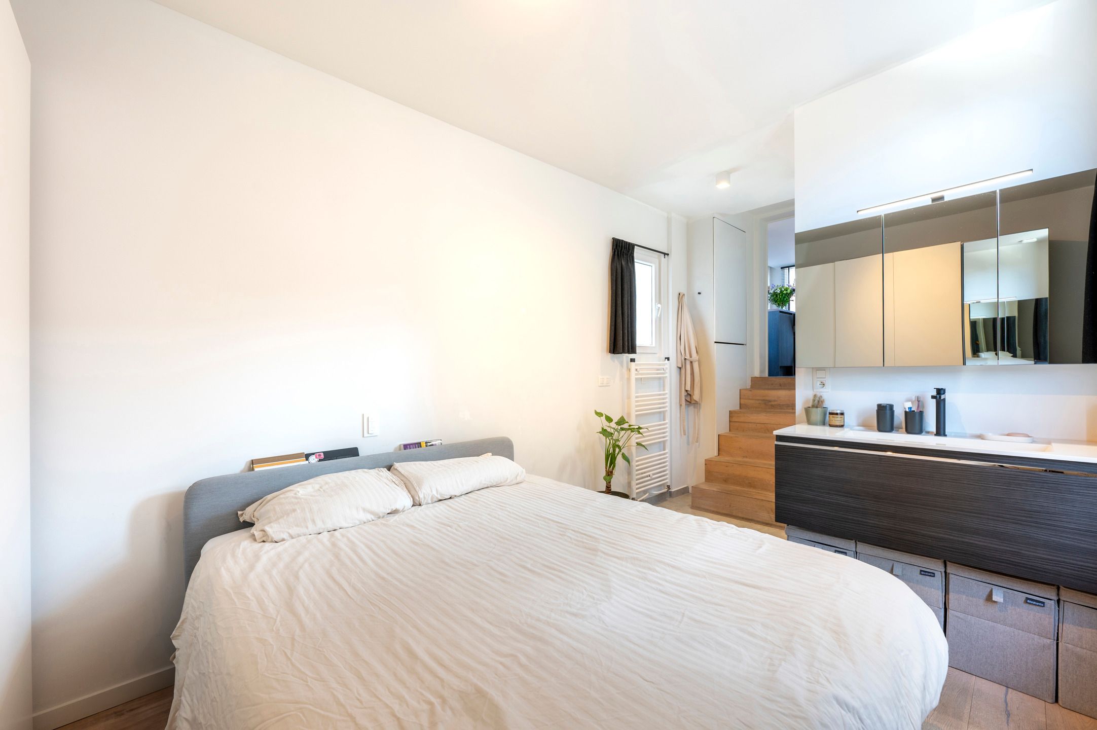 Top gerenoveerd appartement aan het Zuid in Antwerpen. foto 8