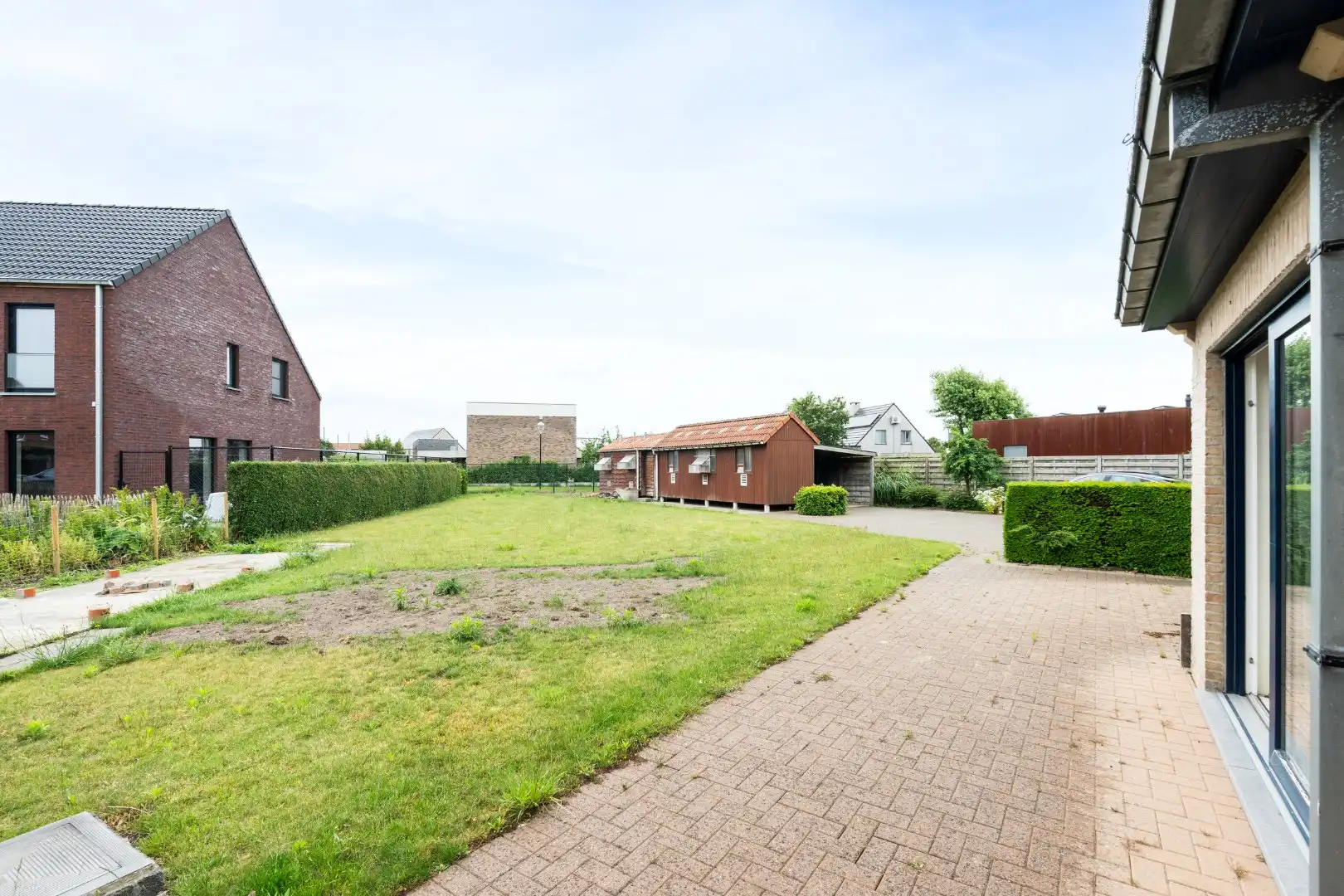 Te koop in Bredene: ruime instapklare halfopen bebouwing met 4 slaapkamers, grote tuin en multifunctioneel bijgebouw op 848 m² foto 24