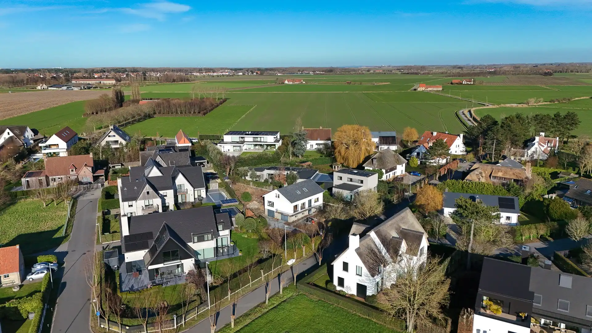 Hoofdfoto van de publicatie: Alleenstaande villa op een terrein van 1.097 m², in een rustige residentiële omgeving.