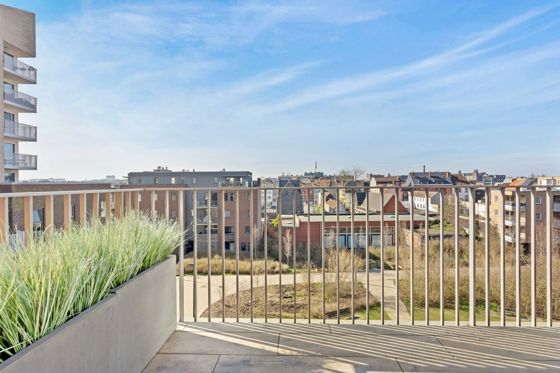 Modern & Lichtrijk 3 slk appartement in trendy  Dok Noord foto 2