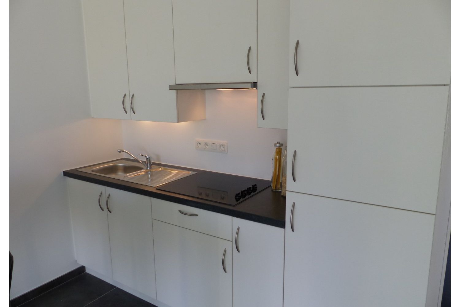 Zonnig gelegen nieuwbouwappartement - centrale ligging. foto 4