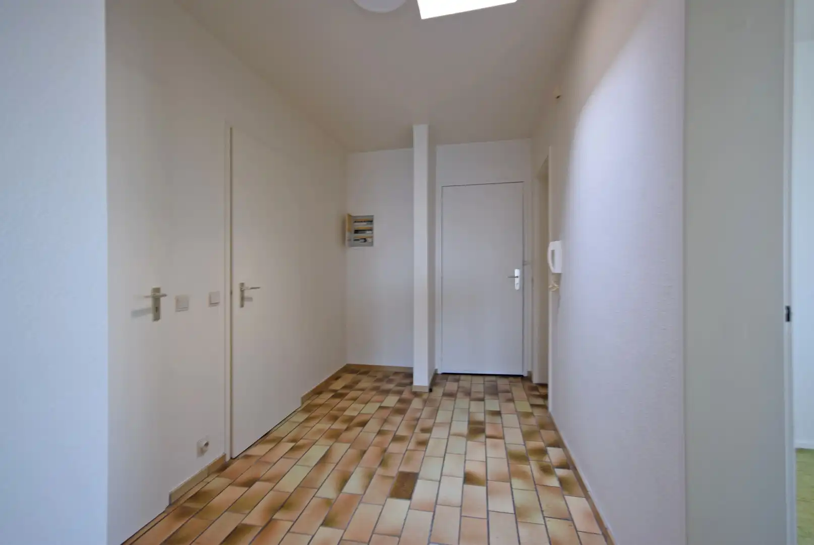 APPARTEMENT MET TWEE SLAAPKAMERS NABIJ CENTRUM ROESELARE - WONEN OF INVESTERINGSKANS foto 10