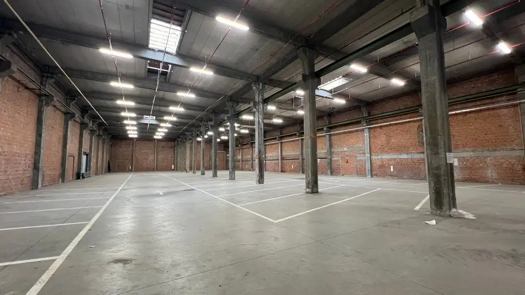 Loods met rolbrug te huur vlakbij afrit E17 te Sint-Niklaas foto 7