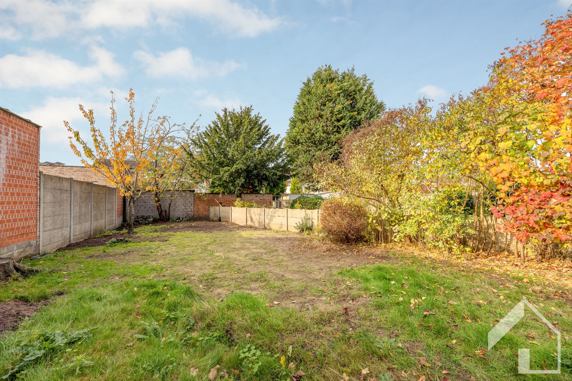 Deels te renoveren woning foto 18