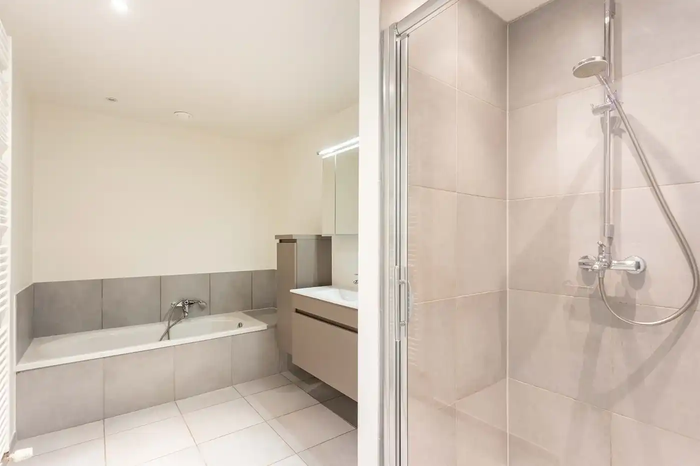 Instapklare parkwoning te huur in centrum van Zwevegem foto 15