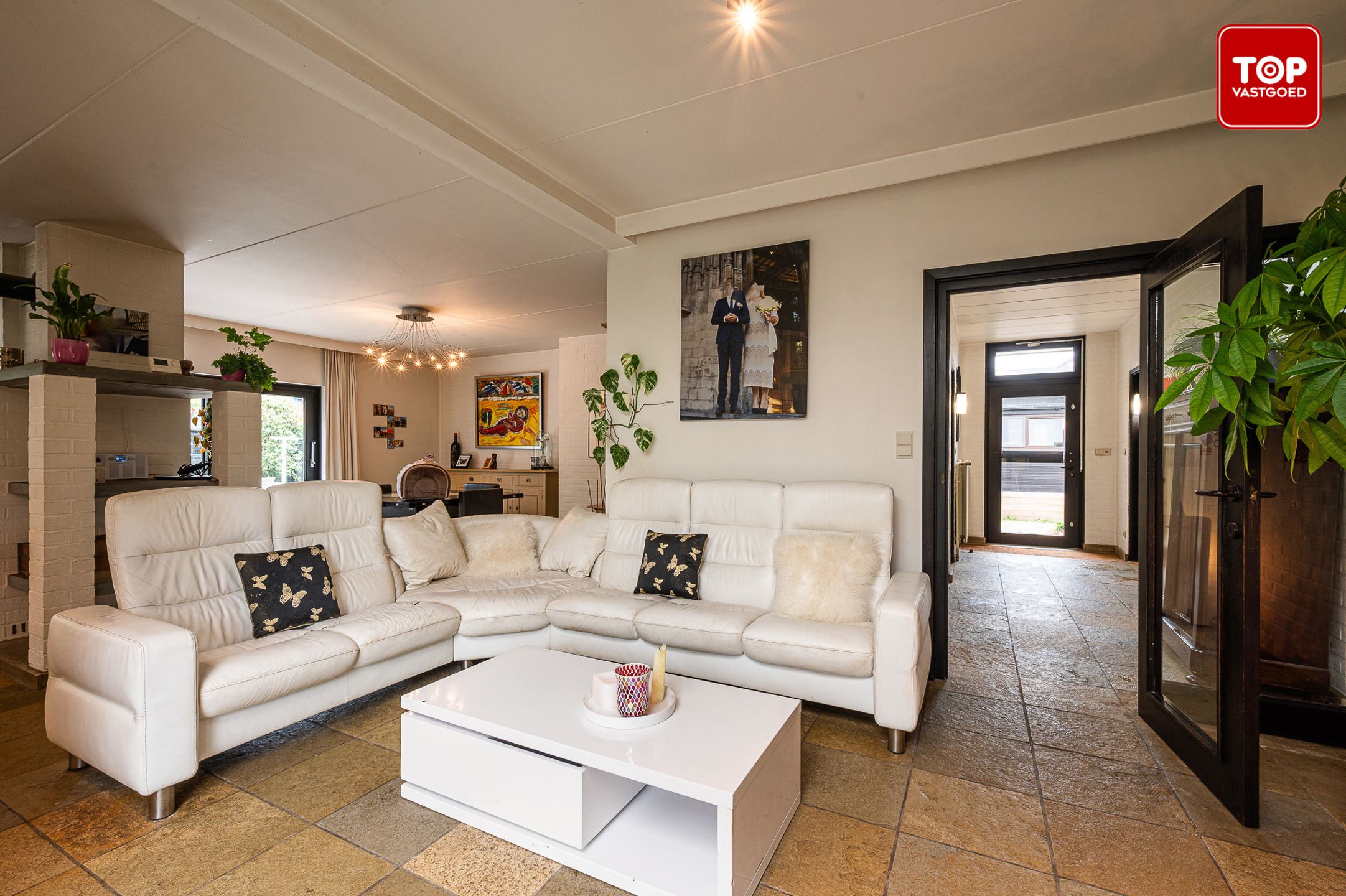 Ruime en lichtrijke villa met praktijkruimte en grote tuin nabij Gent foto 4