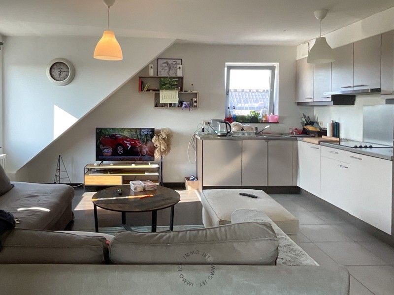 Centraal gelegen appartement met twee slaapkamers, terras en garage foto 4