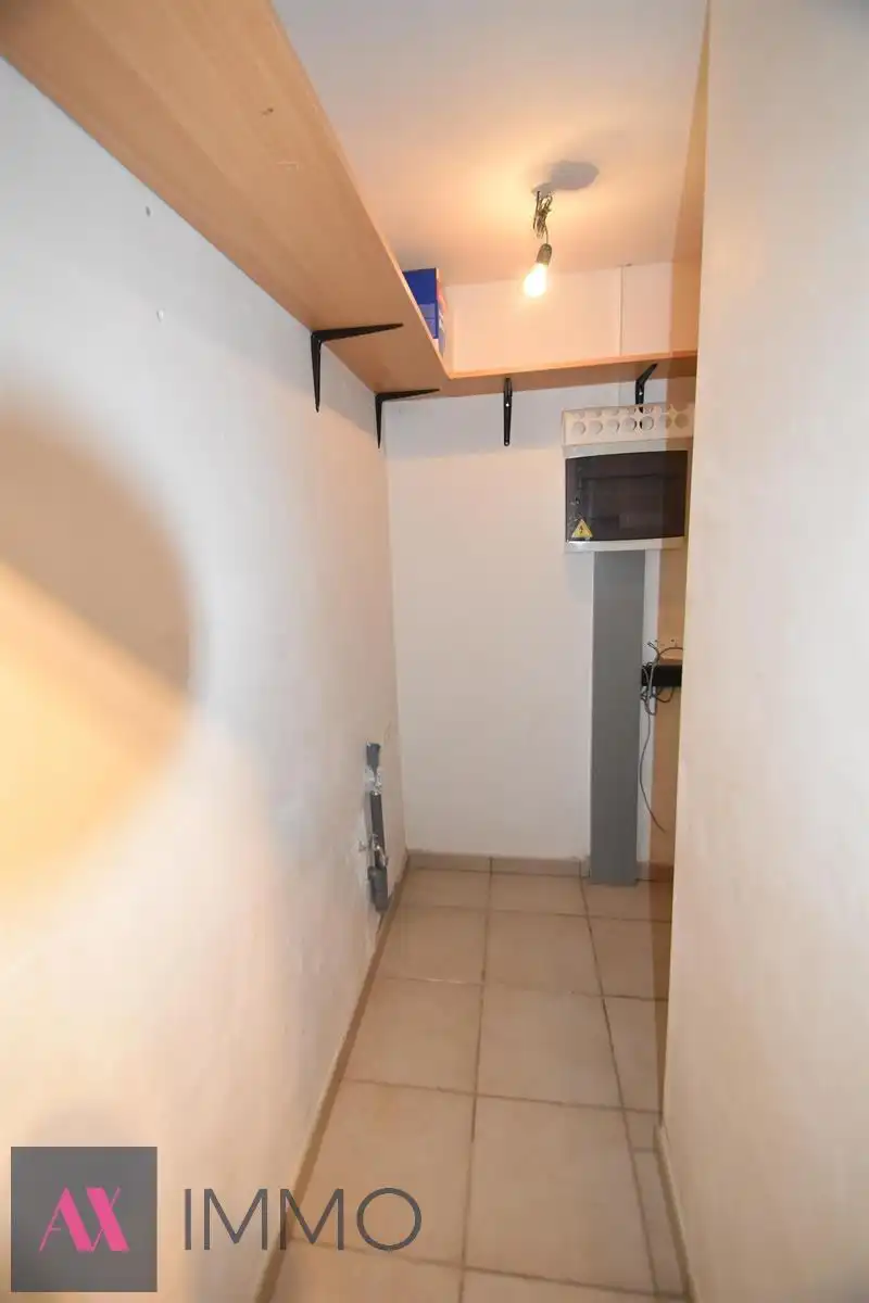 Centraal gelegen 1-slpk-apt met groot terras van 20 m², lift, vrij vanaf 01/12 foto 16