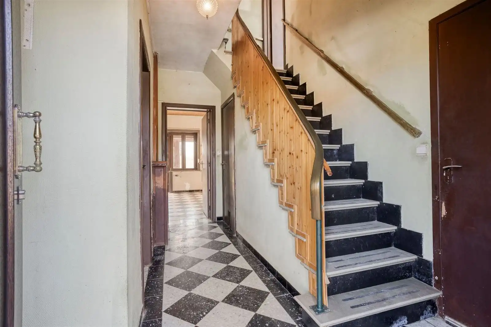 Alleenstaande woning met omringde tuin foto 10