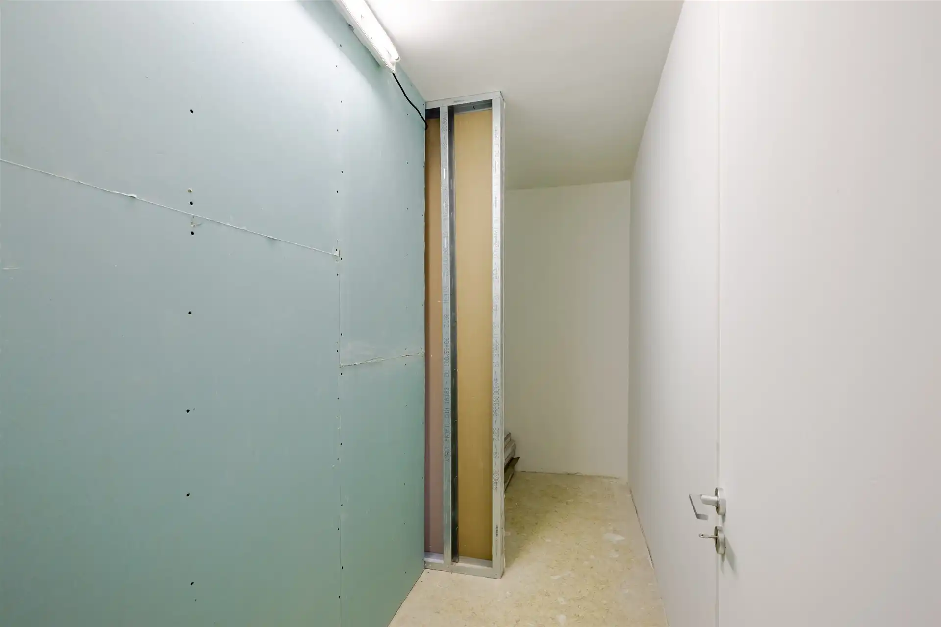 Charmante gezinswoning met tuin en zijdoorgang in rustige straat te Denderleeuw foto 14