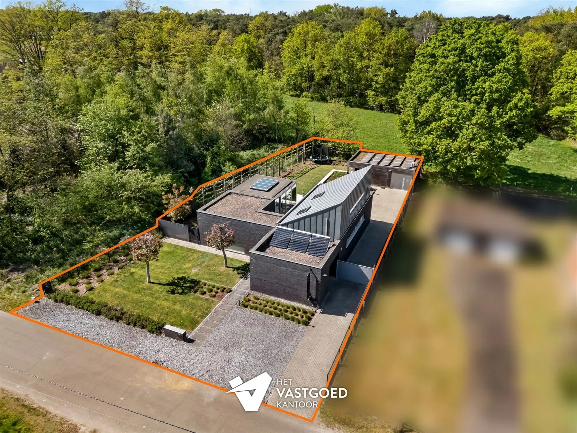 RECENTE WONING MET KWALITATIEVE AFWERKING OP TOP-LIGGING foto 36