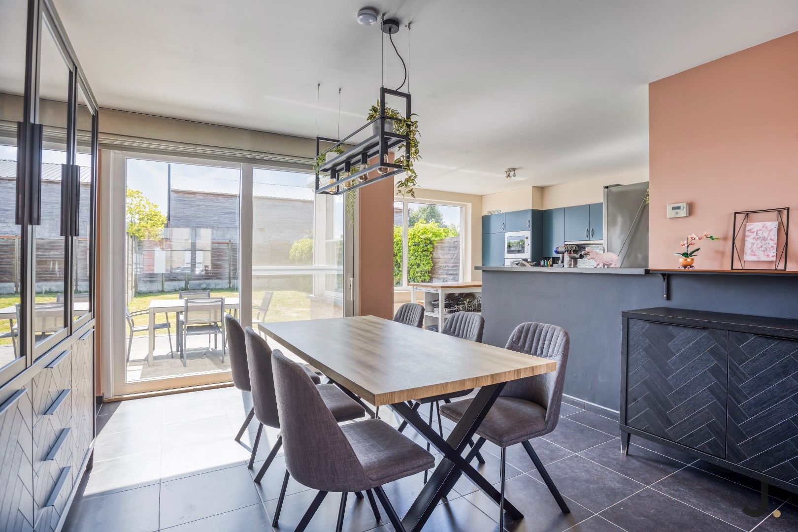 Moderne, energiezuinige halfopen gezinswoning in Rekkem foto 9