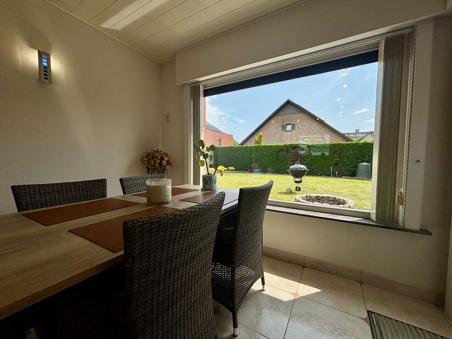 Goed onderhouden halfopen woning met zonnige tuin in centrum Ieper (494m²) foto 14