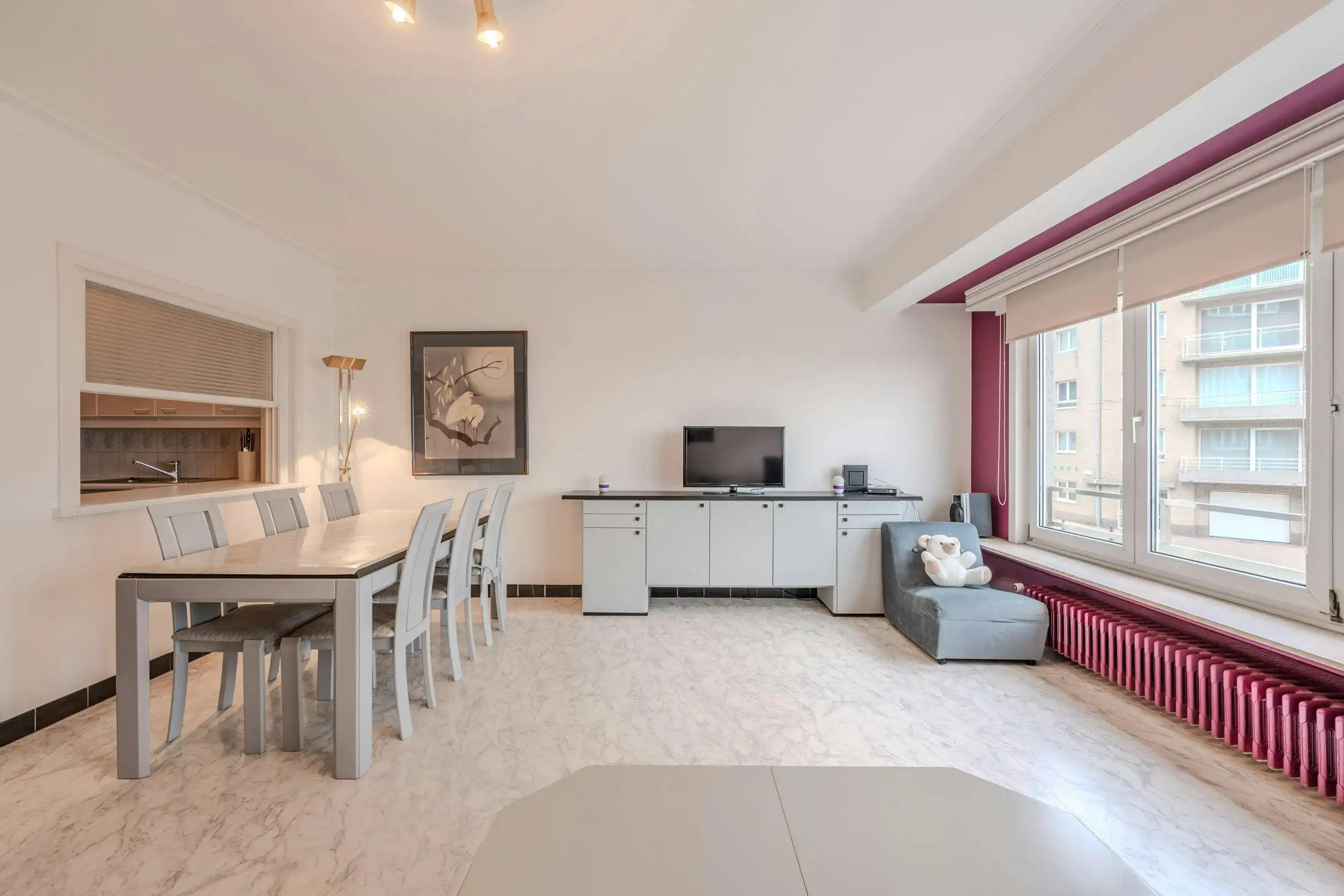 Centraal gelegen 2-slaapkamerappartement met zeezicht! foto 9