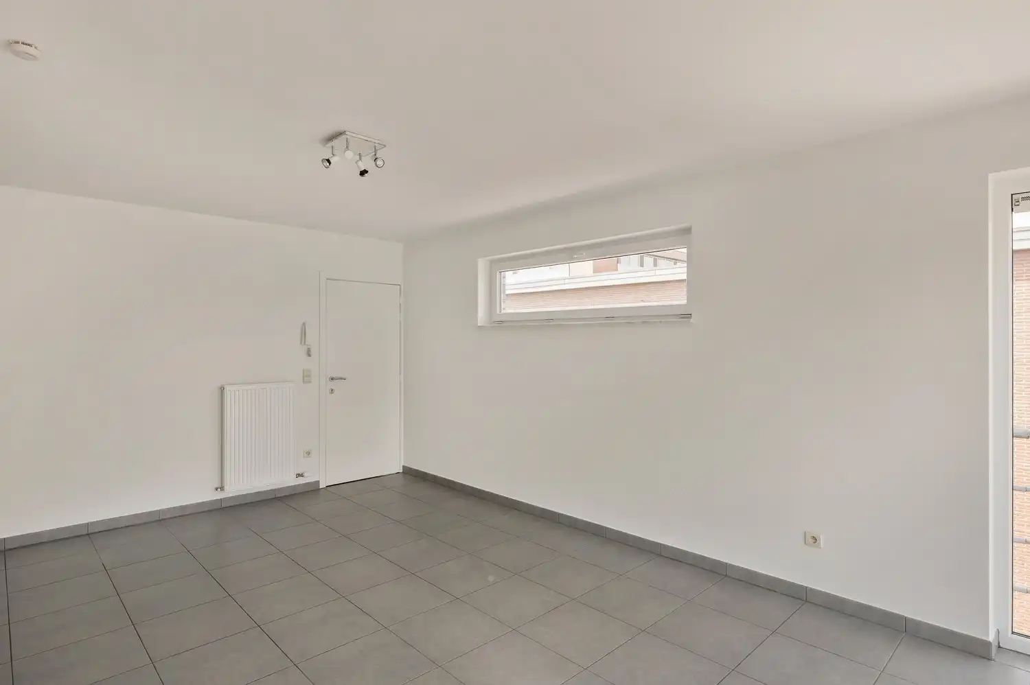 TE KOOP | Instapklaar appartement nabij het station van Geel. foto 5