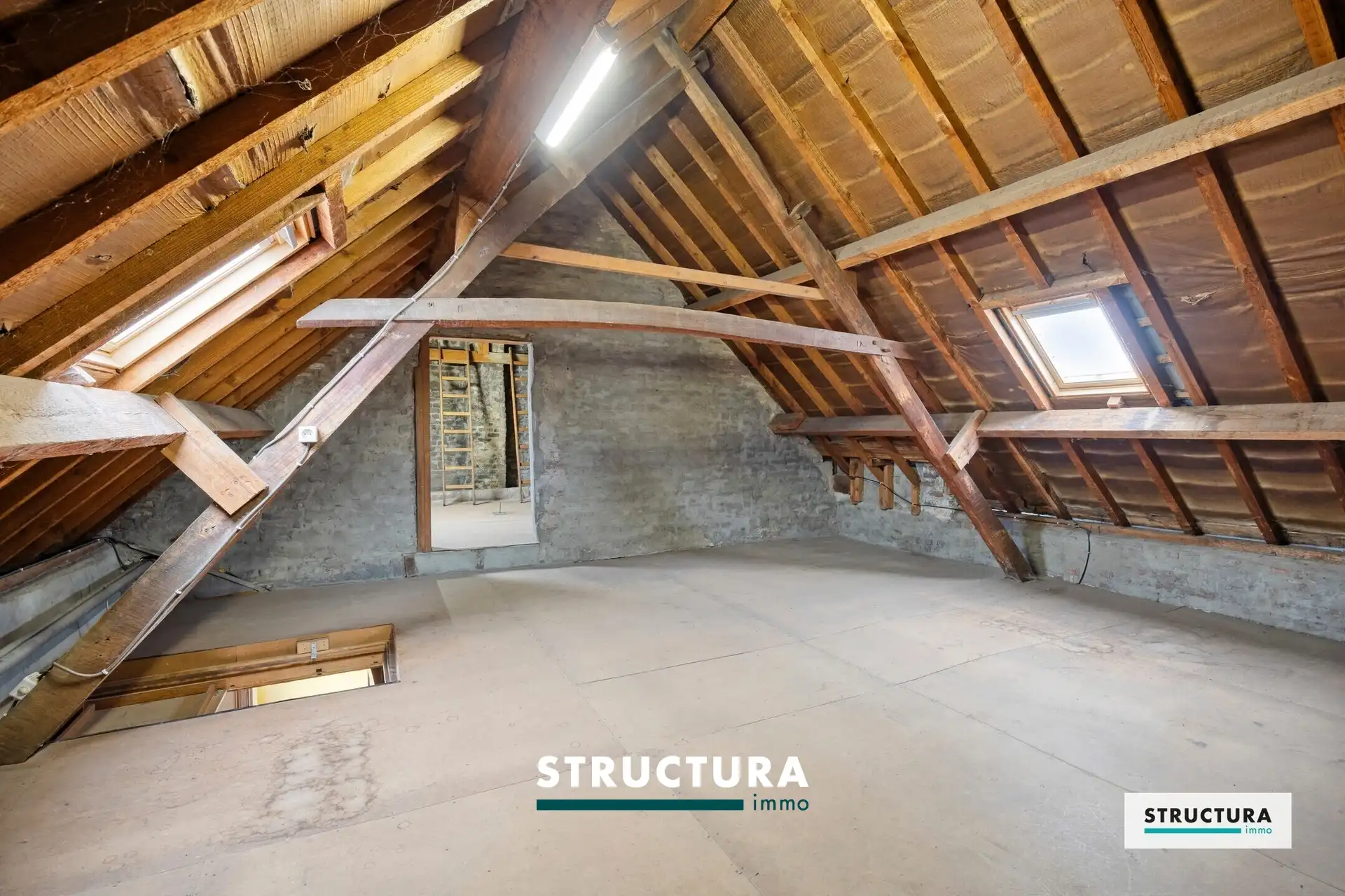 Woning met tuin en garage/atelier, gelgen in alle rust! foto 22