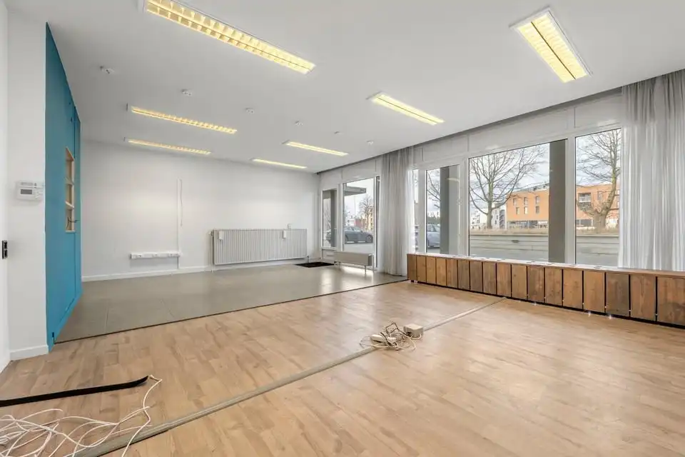 RUIME KANTOORRUIMTE VLAKBIJ HET CENTRUM VAN SINT-TRUIDEN foto 7