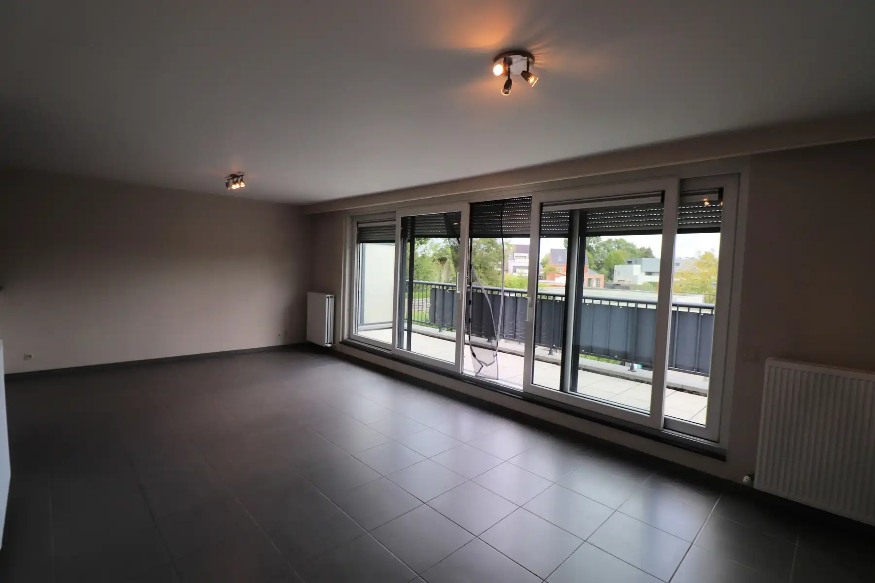 Een appartement op de eerste verdieping - met terras, kelderberging en garage foto 3