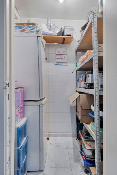 Verzorgd instapklaar twee slaapkamer gelijkvloersappartement met tuin en doorgang langs achteraan foto 19