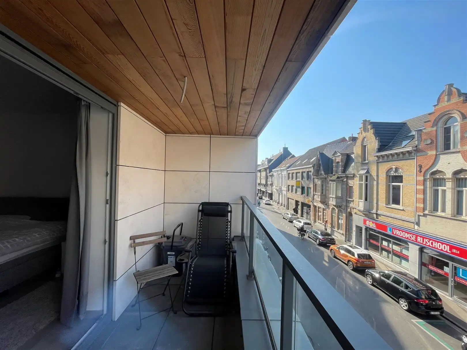 Centraal  gelegen appartement met autostaanplaats foto 6