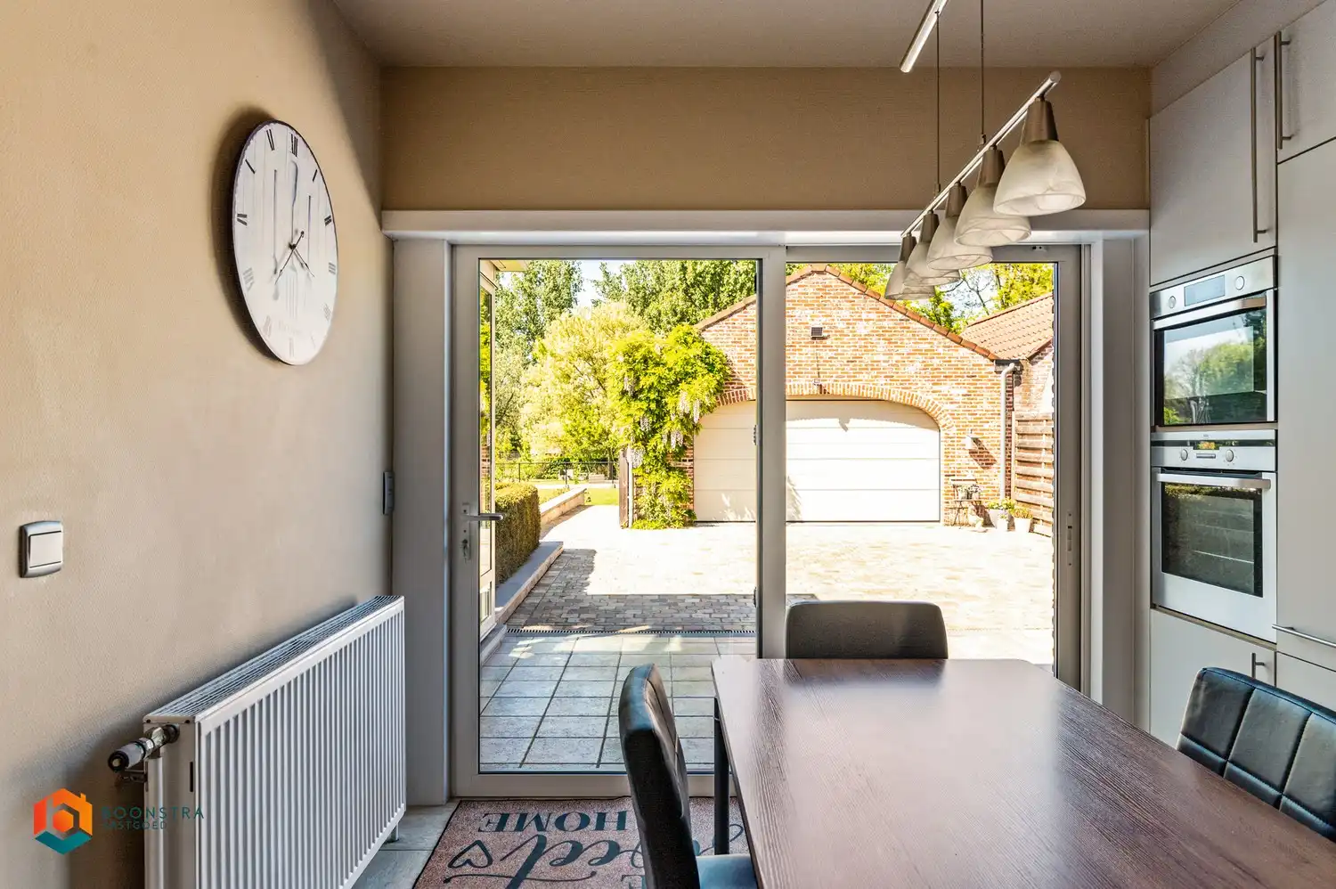 Gelijkvloerse woning met 3 slpkrs en prachtige tuin foto 14