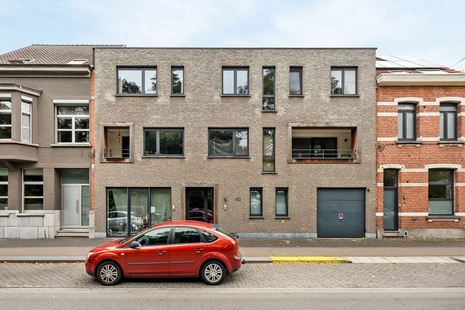 Topgelegen éénslaapkamerappartement met ruim terras en staanplaats in centrum Kapellen! foto {{pictureIndex}}