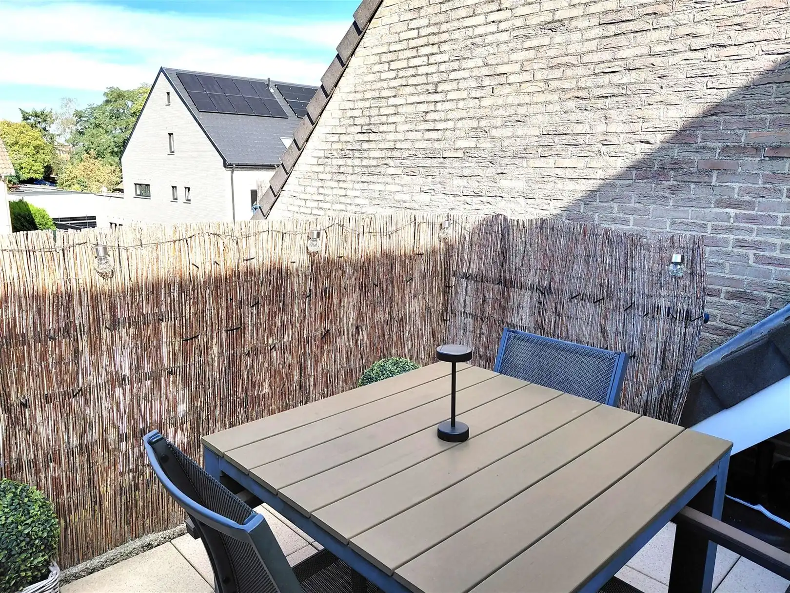 TE HUUR: Ruim appartement met 2 slaapkamers en 2 terrassen te Heusden-Zolder! foto 11
