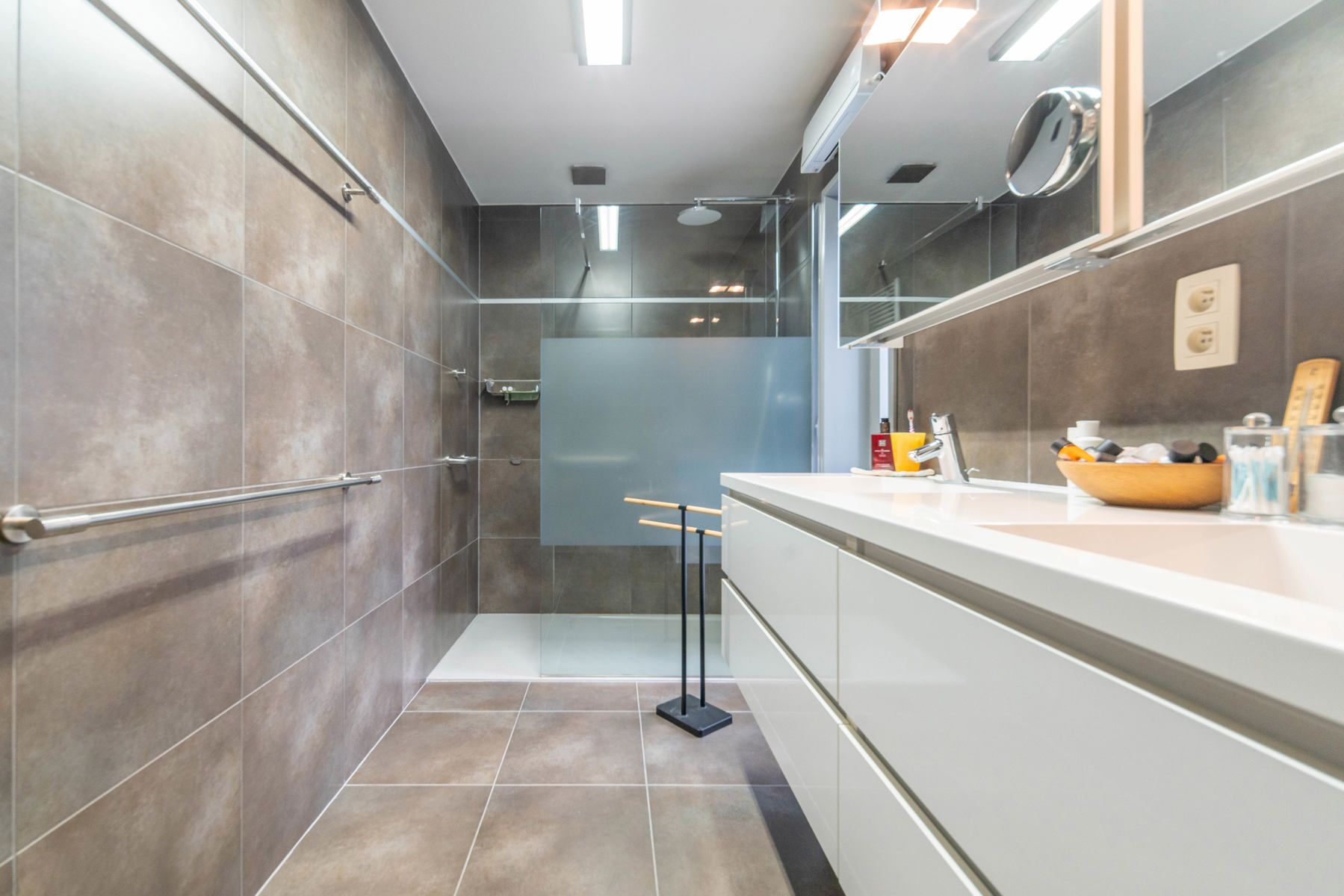 Ruim en luxueus duplexappartement met groot zuid-gericht terras. foto 12