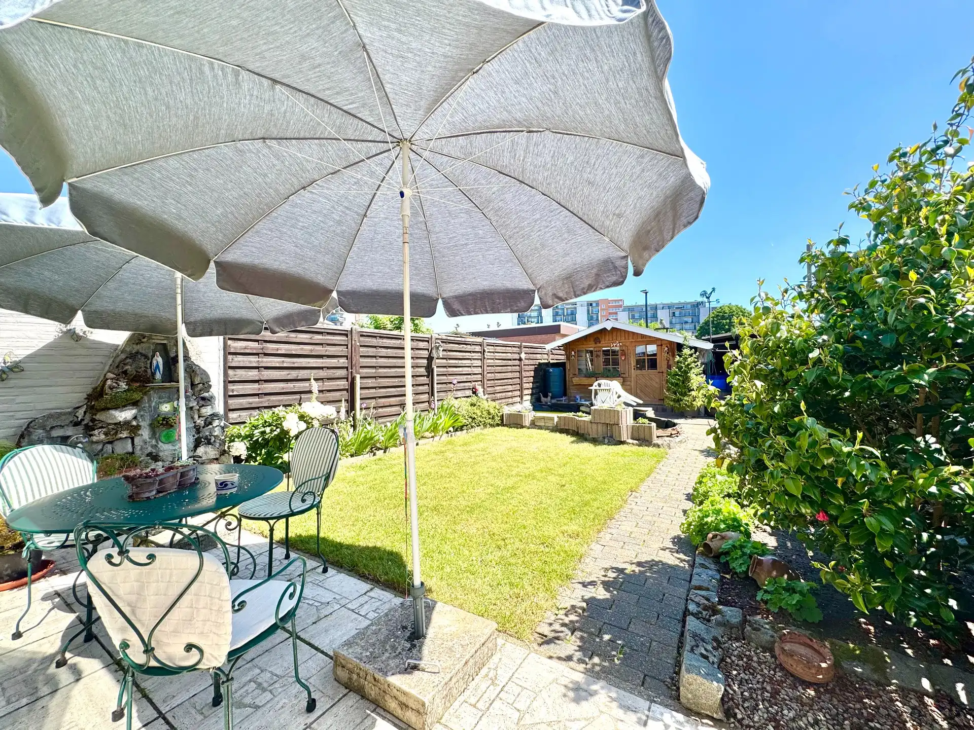 WONING | 3 KAMERS | GARAGE | TUIN | 198 M² foto 2