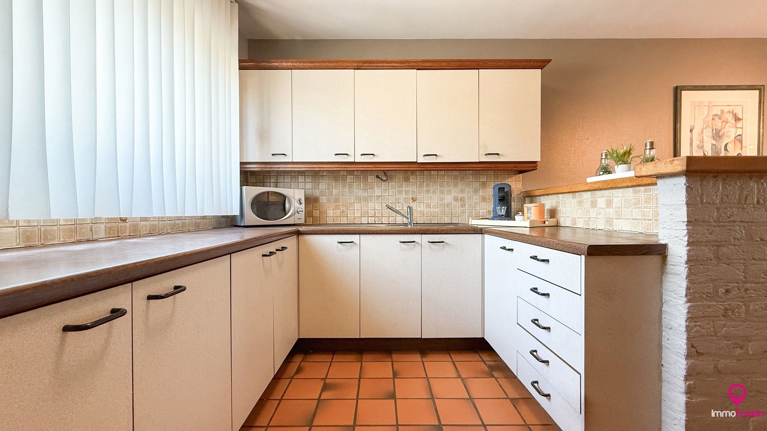 Charmante woning met 3 slaapkamers en inpandige garage! foto 7