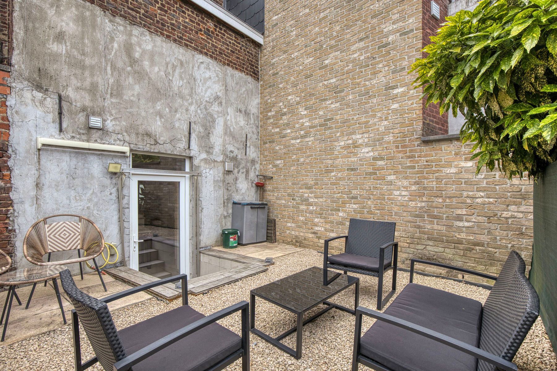 Gezellige rijwoning met terras te centrum Halle foto 13