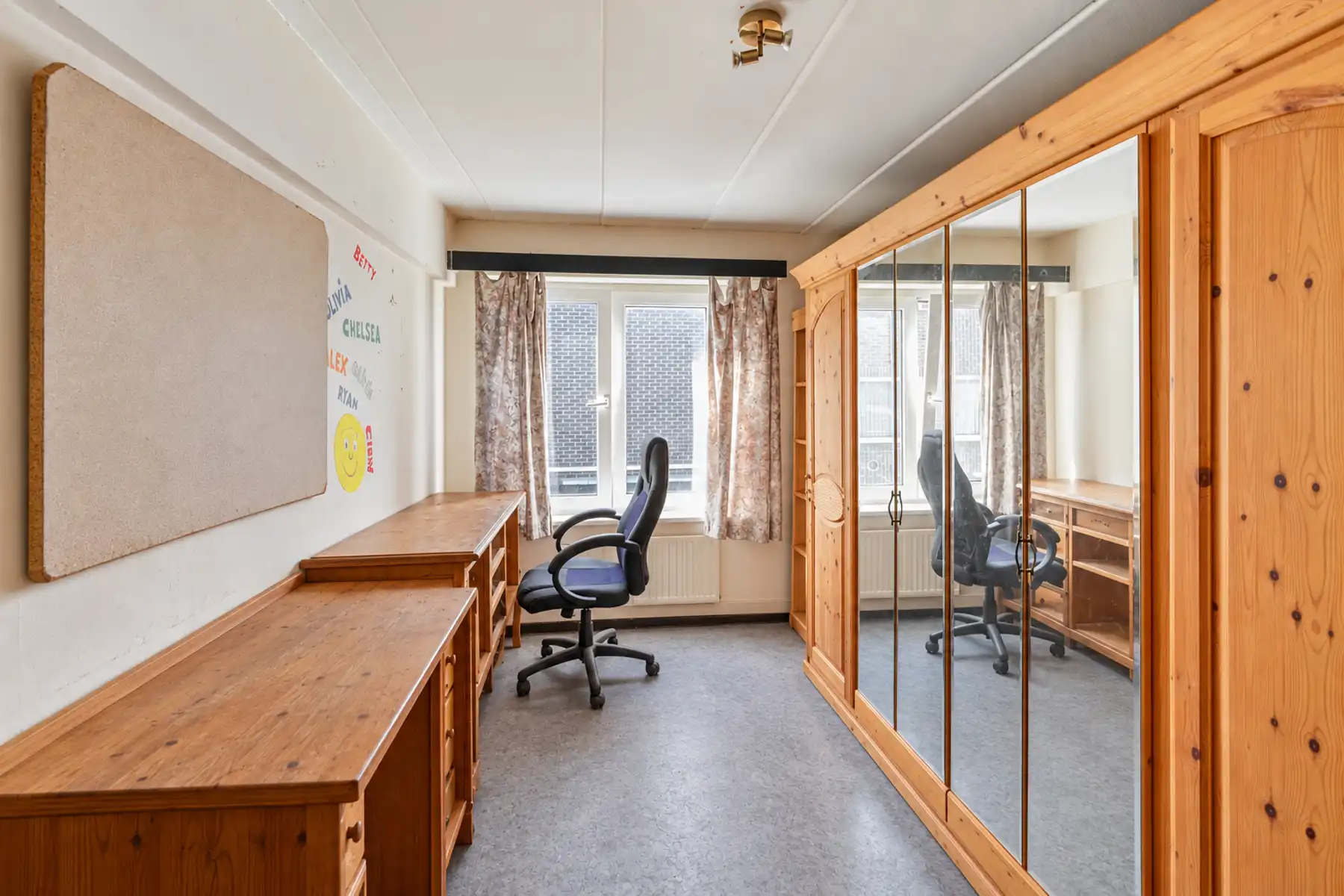 Centraal gelegen appartement met garage foto 6
