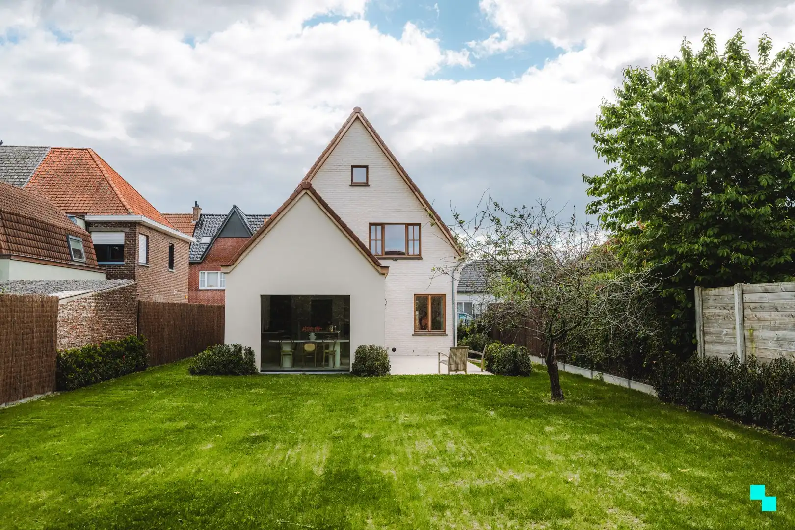 Totaal gerenoveerde woning met vier kamers in het hart van Merelbeke foto 37