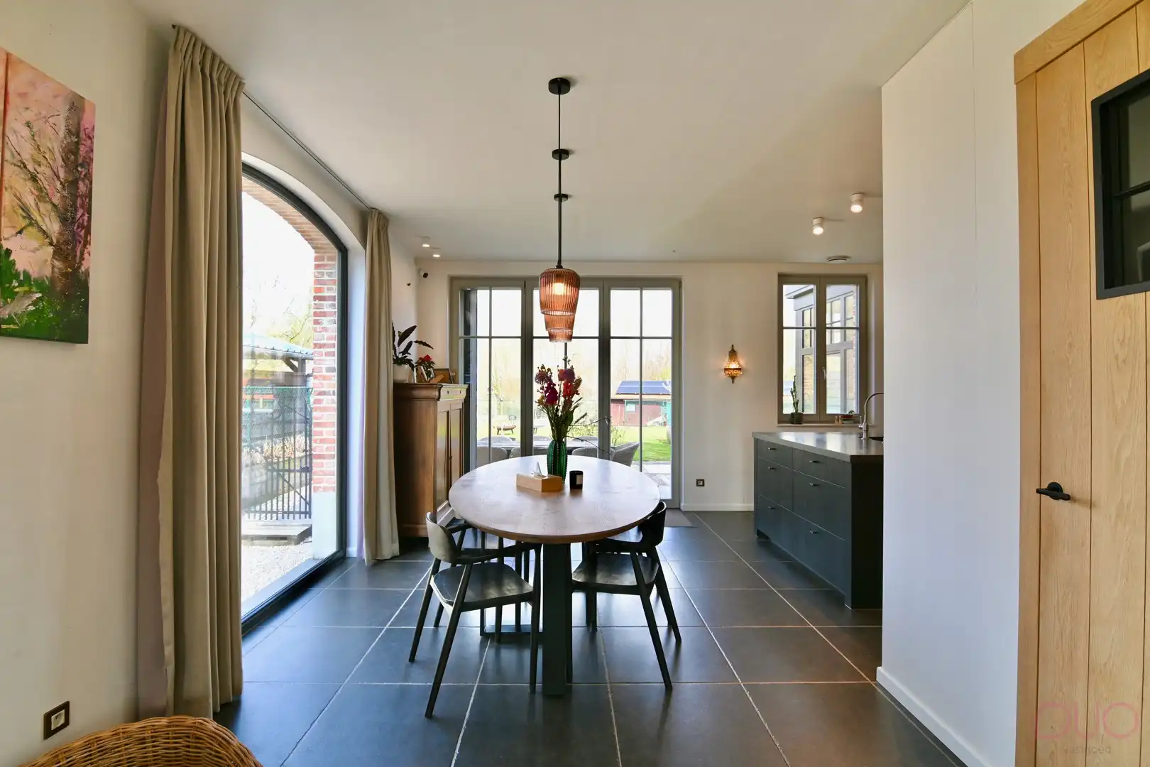 Knappe, exclusieve halfopen bebouwing met uitbreidingsmogelijkheden dankzij naastliggende bouwgrond foto 9