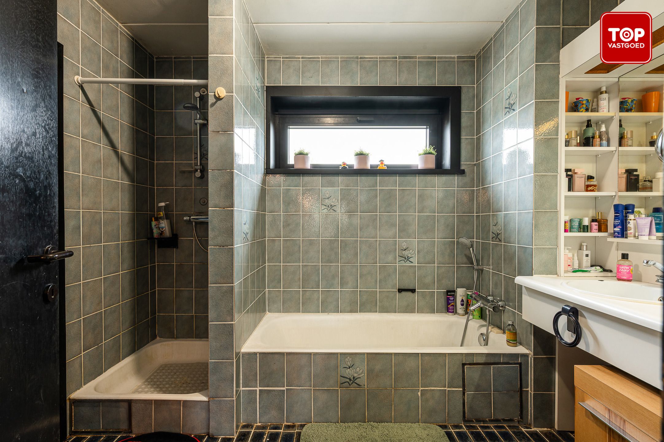 Ruime en lichtrijke villa met praktijkruimte en grote tuin nabij Gent foto 21