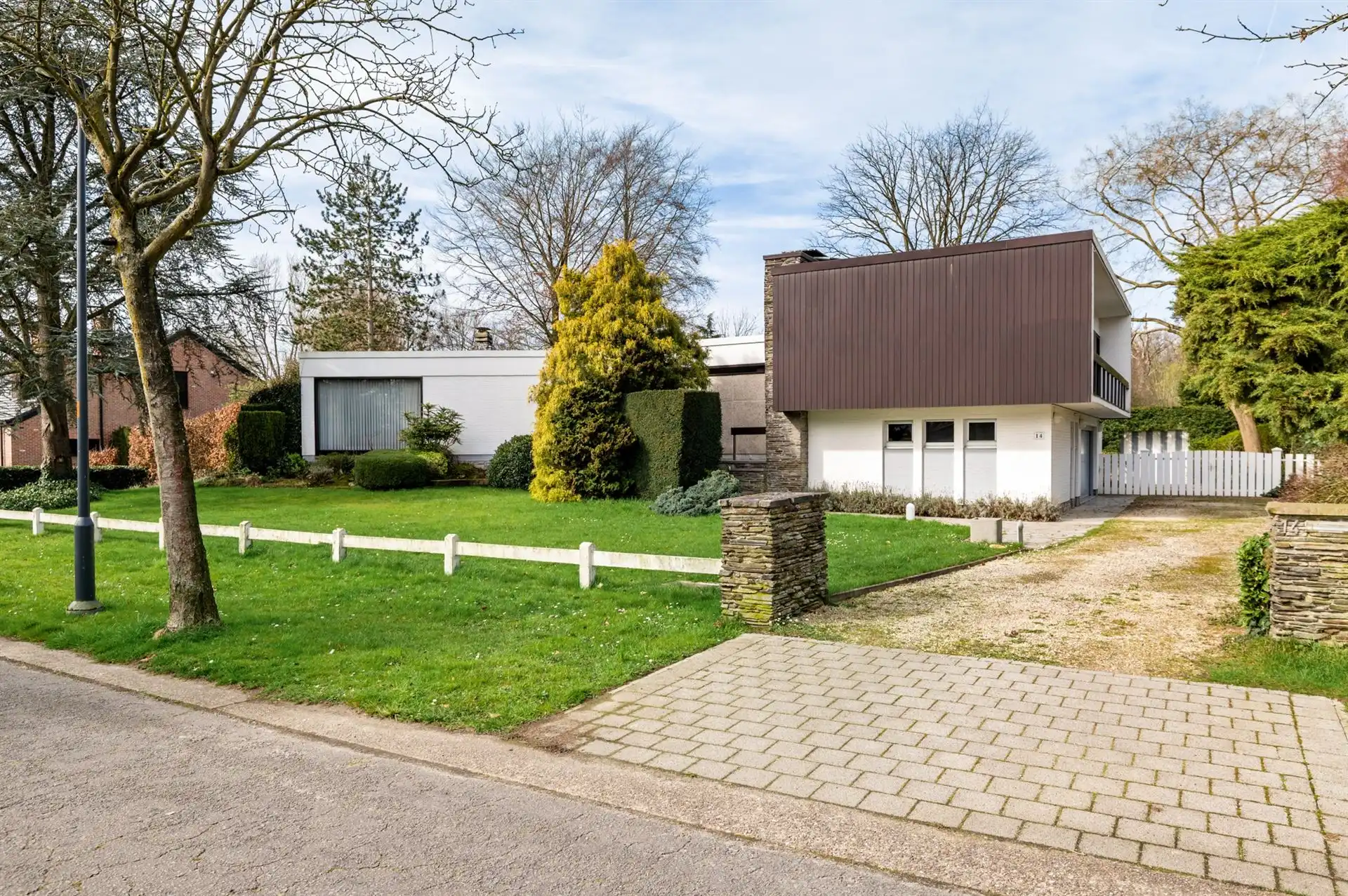 Hoofdfoto van de publicatie: Ruime 3-slaapkamerwoning met grote tuin in Kontich